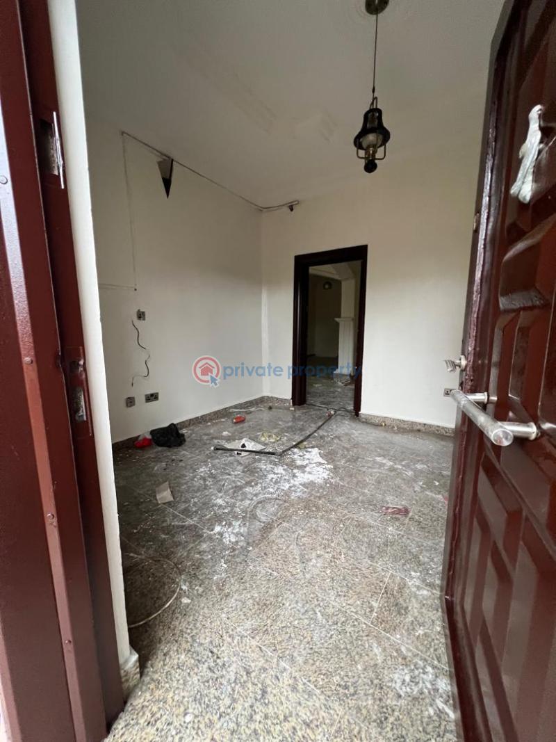 2 bedroom Block Of Flats For Rent Fara Park Bus Stop Majek Sangotedo Lagos - 3