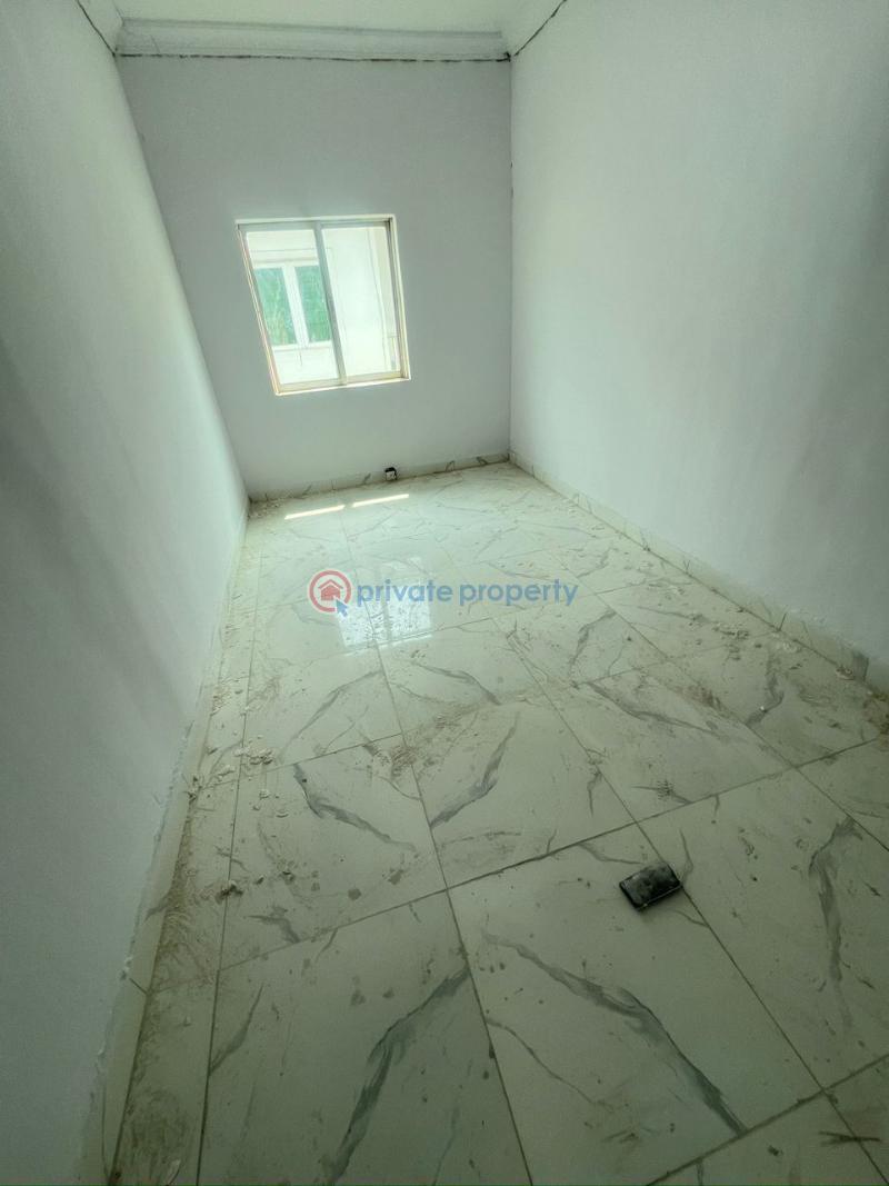 Shop For Rent Lekki Phase 1 Lagos - 2