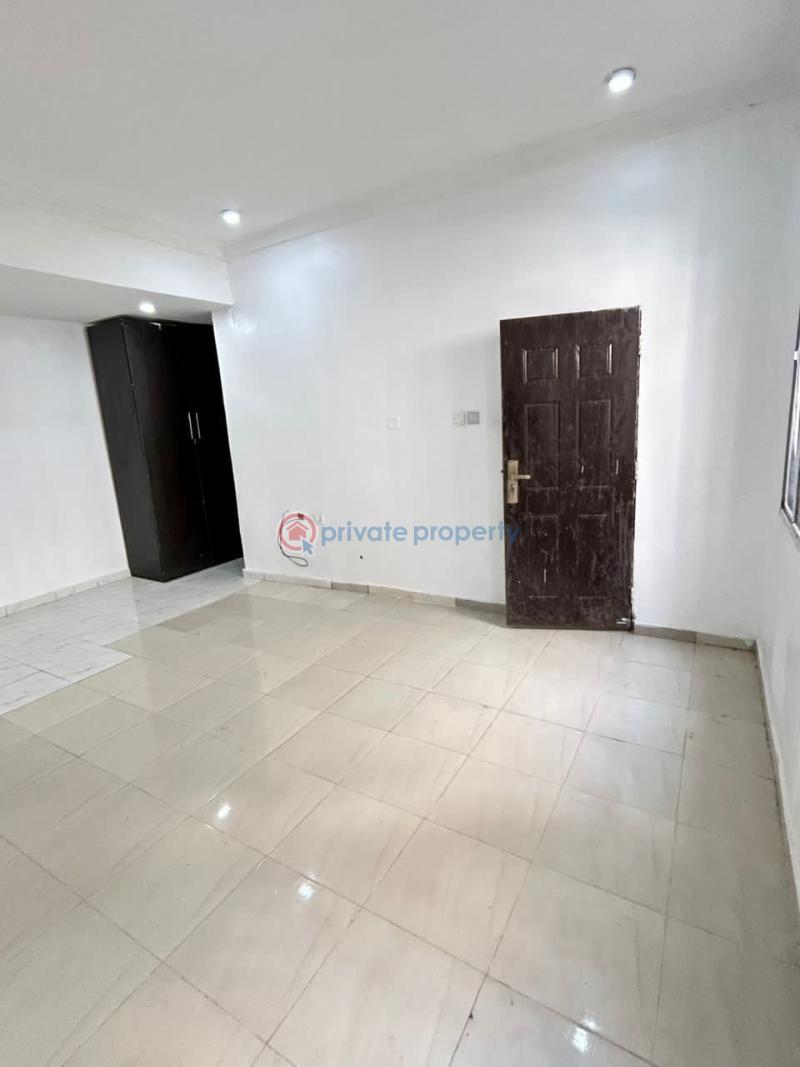Single room (shared kitchen) - 3 1 bedroom Shared Apartment For Rent Chisco Ikate Lekki Lagos - 3