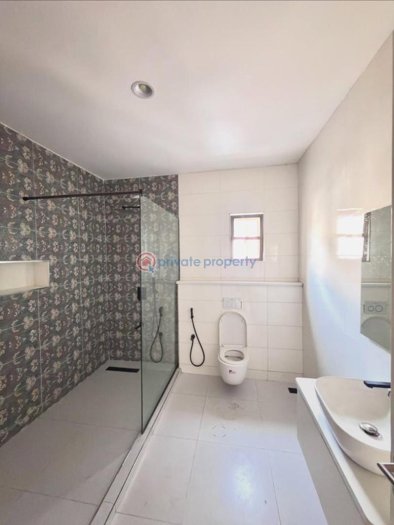 6 bedroom Detached Duplex For Sale Guzape Abuja Phase 1  - 4