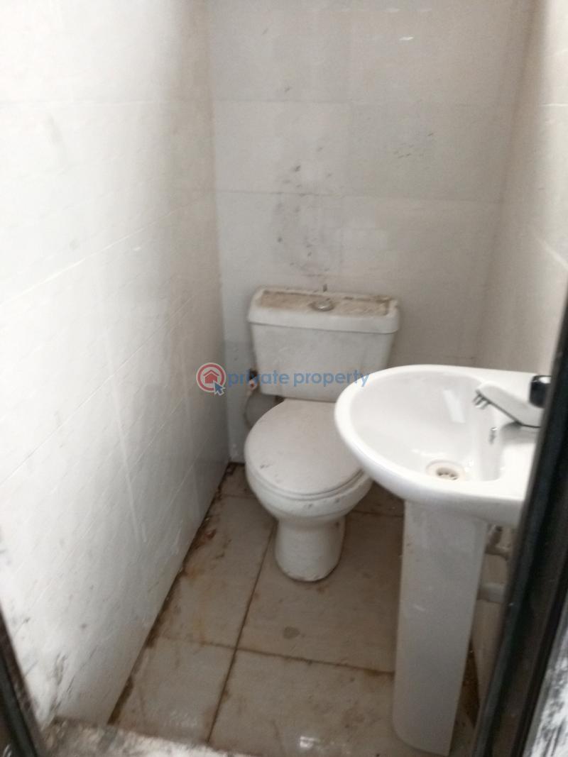 1 bedroom Mini Flat For Rent Inside Estate Osapa Lekki Lagos - 3