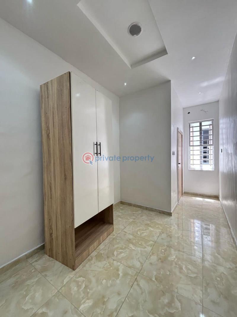 Sizeable rooms upstairs in a shared duplex | royal pine estate, orchid, lekki - 0 1 bedroom Shared Apartment For Rent Royal Pine Lekki Lagos - 0