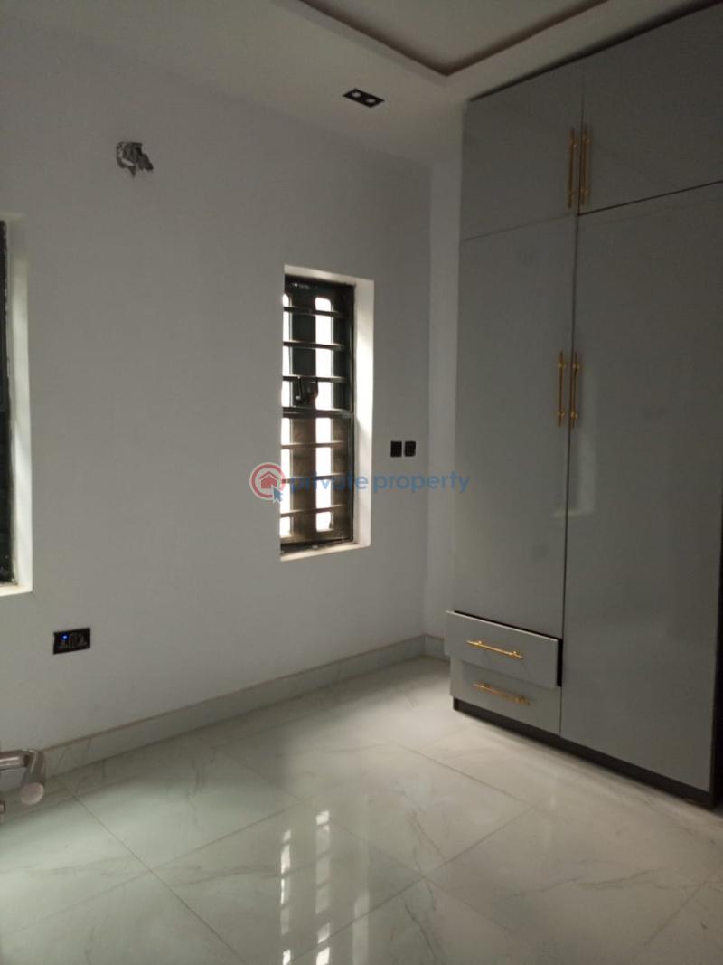 House For Sale Tarred And Gated Street Behind Gtb In Ojodu Ojodu Lagos - 3