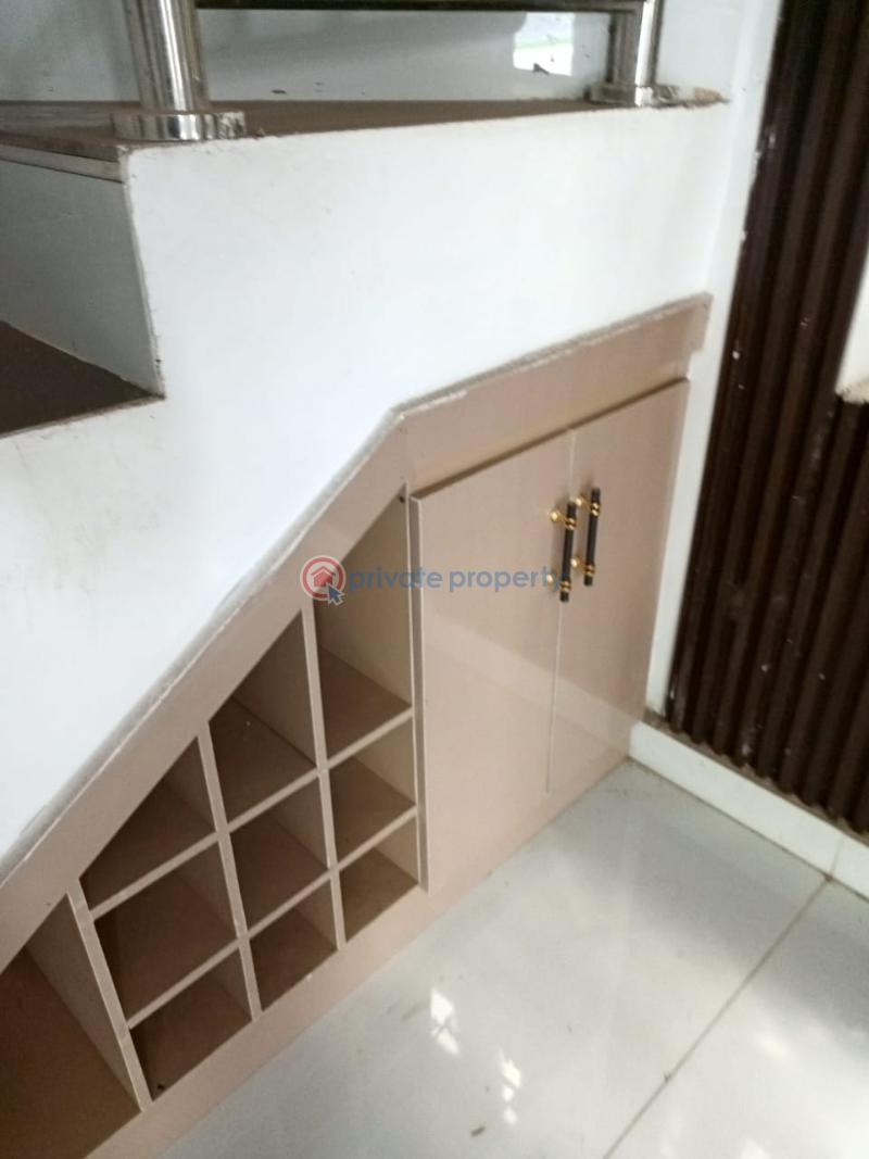 House For Sale Tarred And Gated Street Behind Gtb In Ojodu Ojodu Lagos - 7