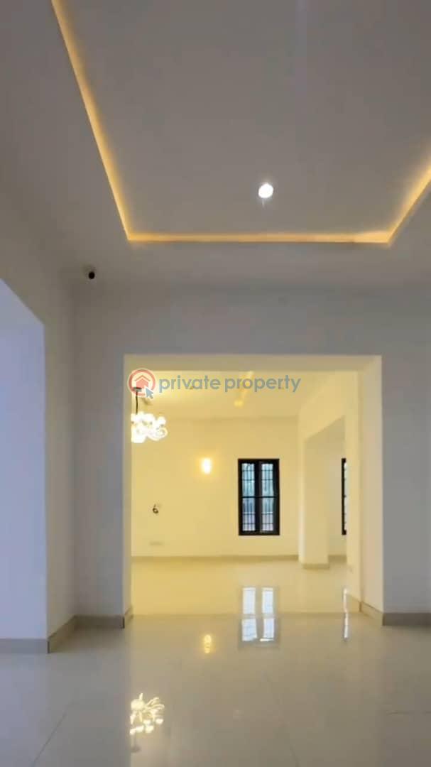 7 bedroom Detached Duplex For Sale Guzape Abuja Phase 1  - 4
