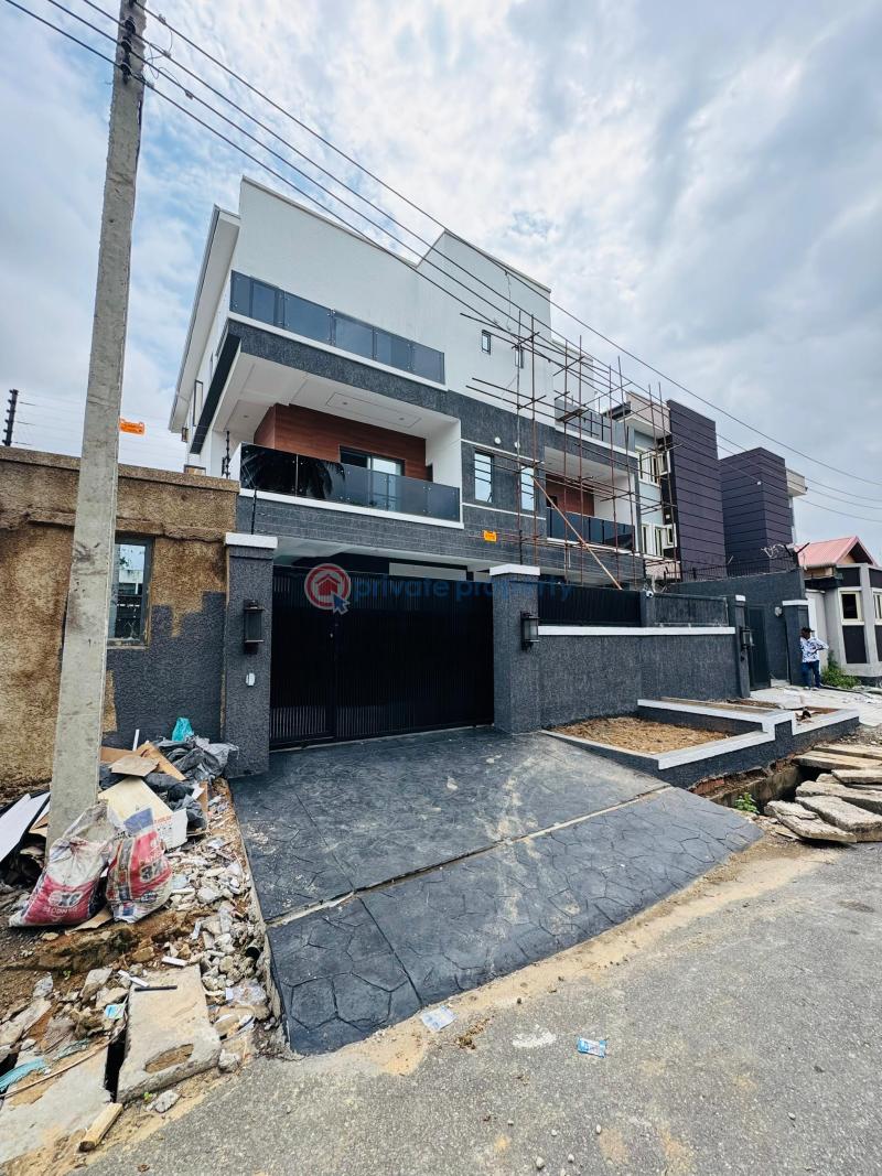 4 bedroom Semi detached Duplex For Sale Smartly Styled 4 Bedroom Semi Detached Dupled With A Room Bq In A Haven Estate Ogudu GRA Lagos - 12