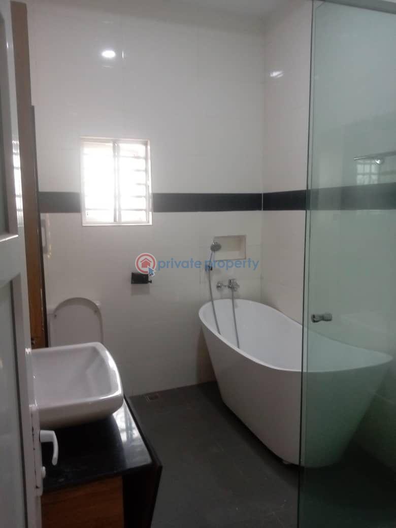 House For Rent Location: White Gate Estate, Off Akala Express, Ibadan Ibadan Oyo - 3