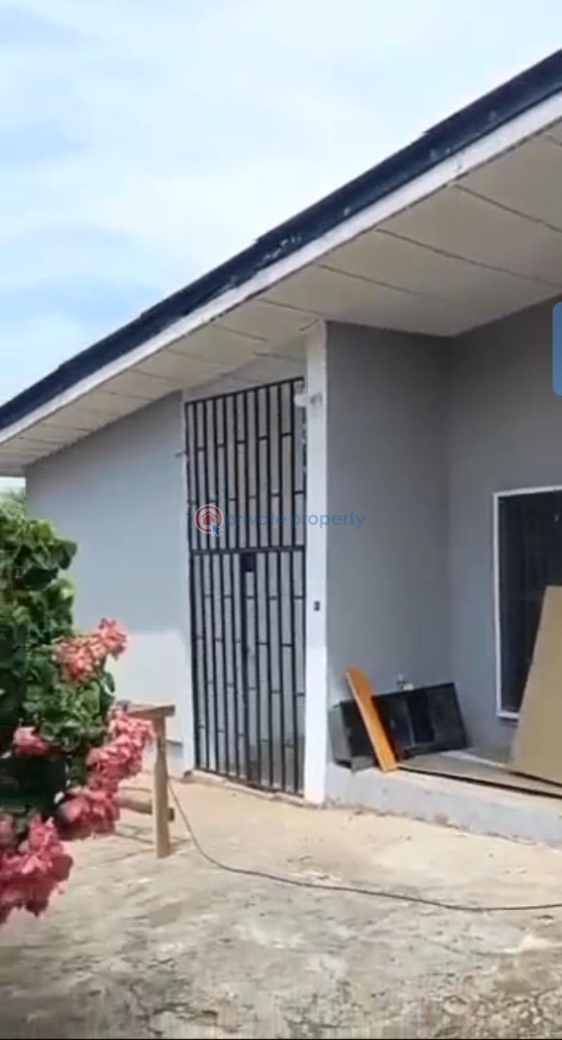 Bungalow For Sale On A Tarred Street Off Gius Idubor Off Gapiona And Off 2nd Ignore Gra Benincity.. Benin Edo - 3