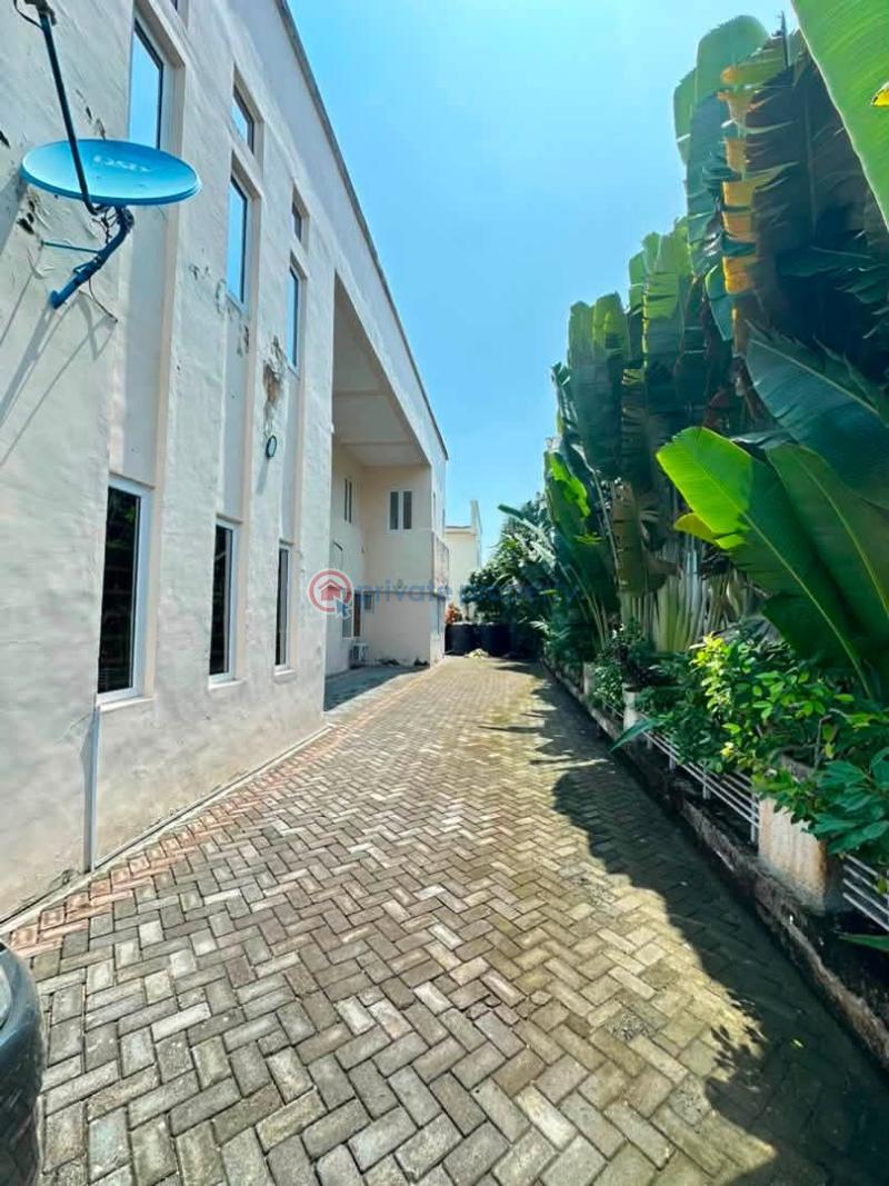 4 bedroom Detached Duplex For Sale Chevron Drive Lekki Lagos - 9