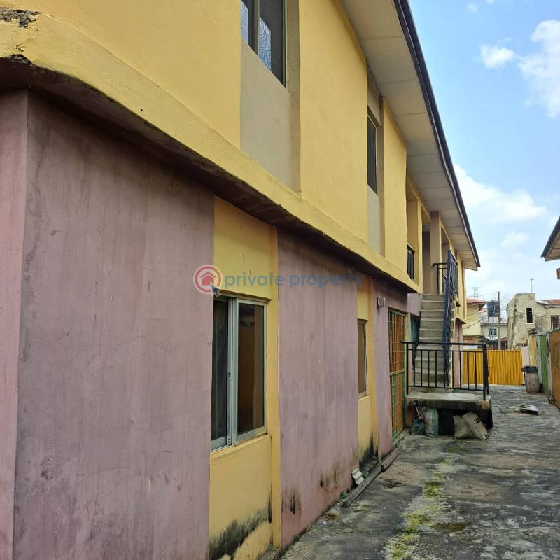 3 bedroom Block Of Flats For Sale Berger Ojodu Lagos - 2