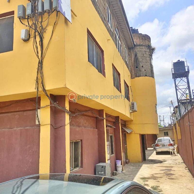 10 bedroom House For Sale Off Oniwaya Road Close To Cement Bus Stop Dopemu  Agege Lagos - 0