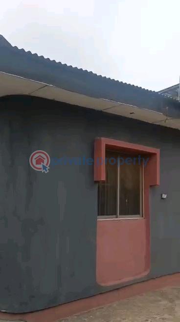 Solid building of block of flats - 1 House For Sale Off Odunalayo Street Via Funsho Owoyemi, Abuleegba Abule Egba Lagos - 1