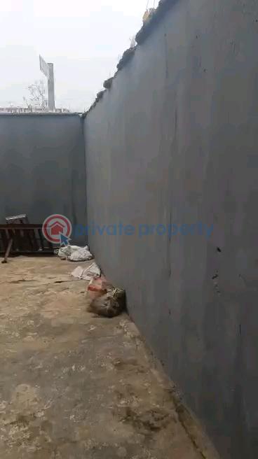 Solid building of block of flats - 17 House For Sale Off Odunalayo Street Via Funsho Owoyemi, Abuleegba Abule Egba Lagos - 17