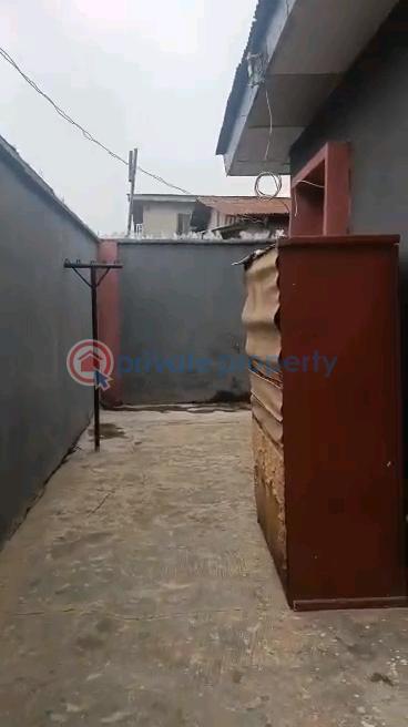 Solid building of block of flats - 9 House For Sale Off Odunalayo Street Via Funsho Owoyemi, Abuleegba Abule Egba Lagos - 9
