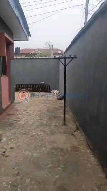 Solid building of block of flats - 19 House For Sale Off Odunalayo Street Via Funsho Owoyemi, Abuleegba Abule Egba Lagos - 19