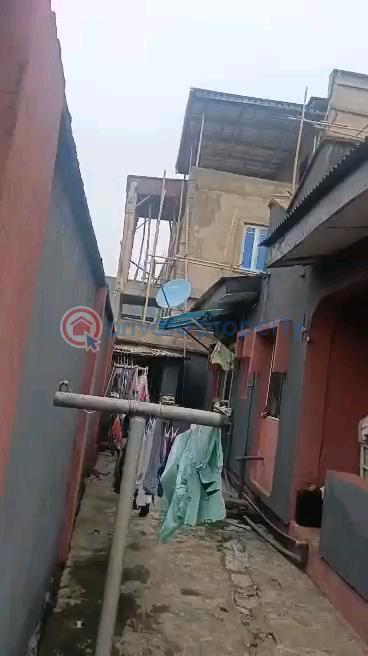 Solid building of block of flats - 14 House For Sale Off Odunalayo Street Via Funsho Owoyemi, Abuleegba Abule Egba Lagos - 14