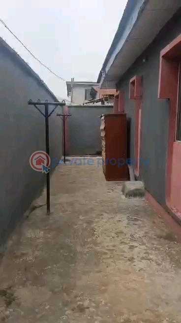 Solid building of block of flats - 8 House For Sale Off Odunalayo Street Via Funsho Owoyemi, Abuleegba Abule Egba Lagos - 8