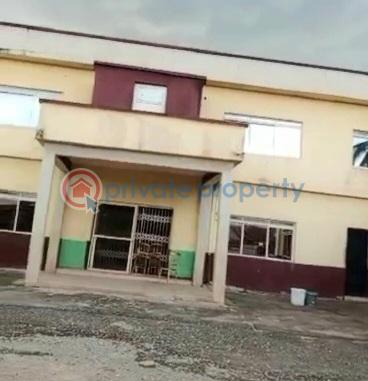 House For Sale Along Busy First Ugbor Road, Gra Oredo  - 1