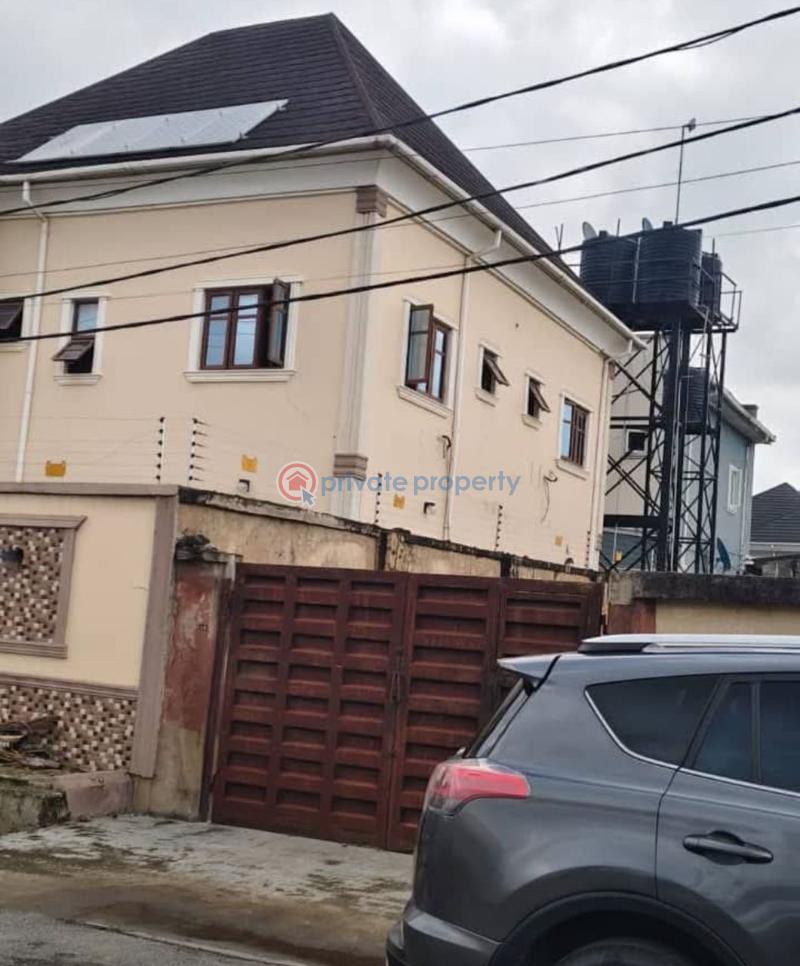 Solidly built 4 units of 2 bedroom flat. House For Sale Georgious Cole Estate Ogba Lagos