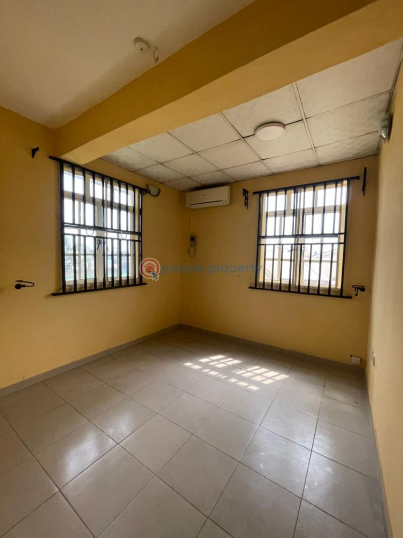 5 bedroom Semi detached Duplex For Sale Arowojobe Estate Mende Maryland Lagos - 11