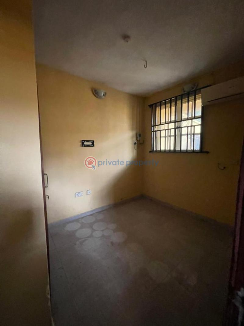 5 bedroom Semi detached Duplex For Sale Arowojobe Estate Mende Maryland Lagos - 10