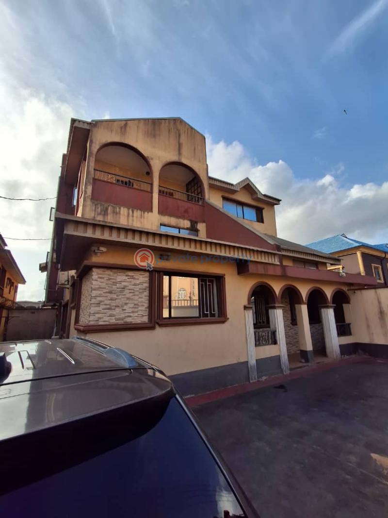 10 bedroom House For Sale Governor's Road Ikotun Ikotun/Igando Lagos - 4
