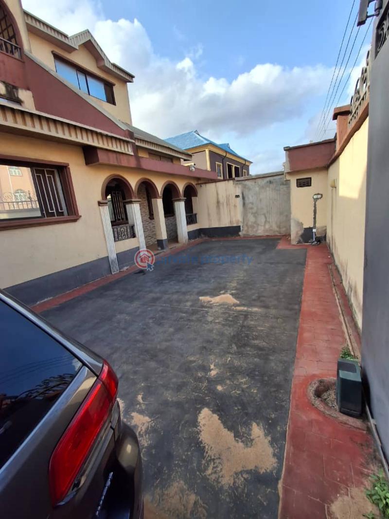 10 bedroom House For Sale Governor's Road Ikotun Ikotun/Igando Lagos - 2