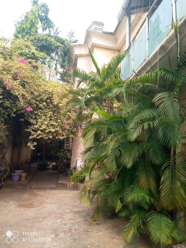 8 bedroom Duplex For Sale Magodo GRA Phase 1 Ojodu Lagos - 1