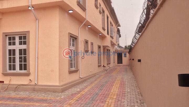 3 bedroom Flat & Apartment For Sale Taiye Olowu Street, Off Victoria Arobieke, Off Admiralty Way, Lekki Phase 1. Lekki Lagos - 6