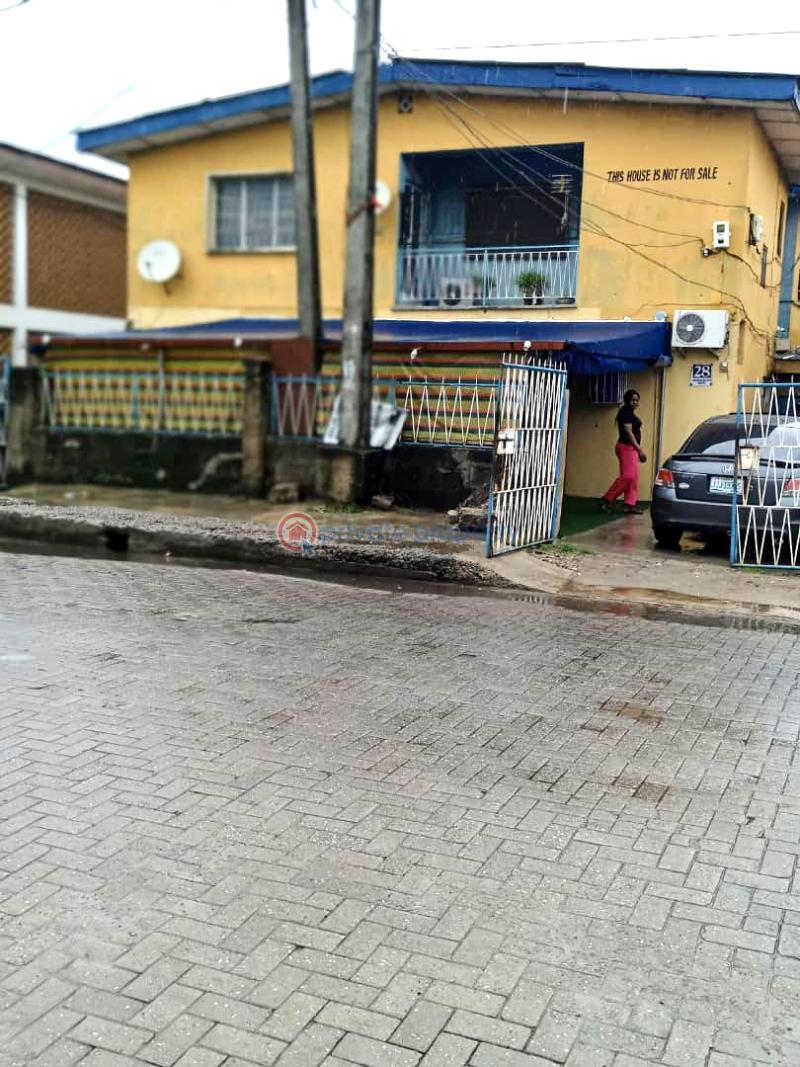 3 bedroom Block Of Flats For Sale Surulere Lagos