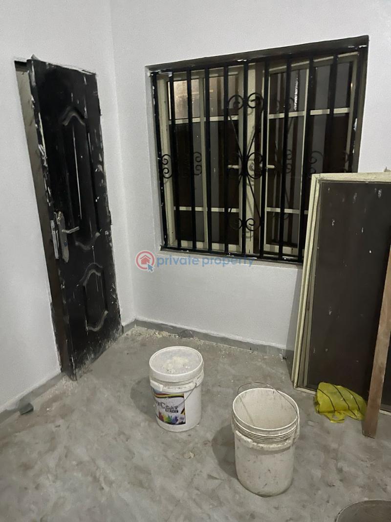 1 bedroom Self Contain For Rent Along Lekki Expressway Lagos - 0