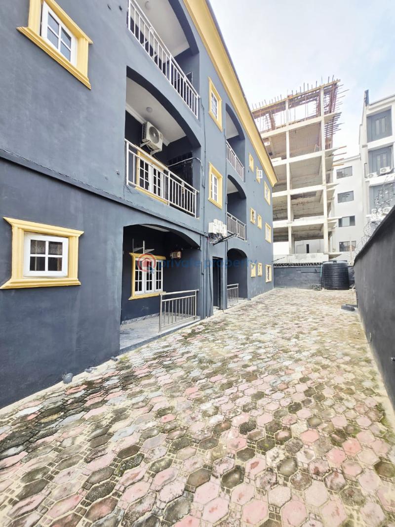1 bedroom Flat & Apartment For Rent Osapa Lekki Lagos - 0