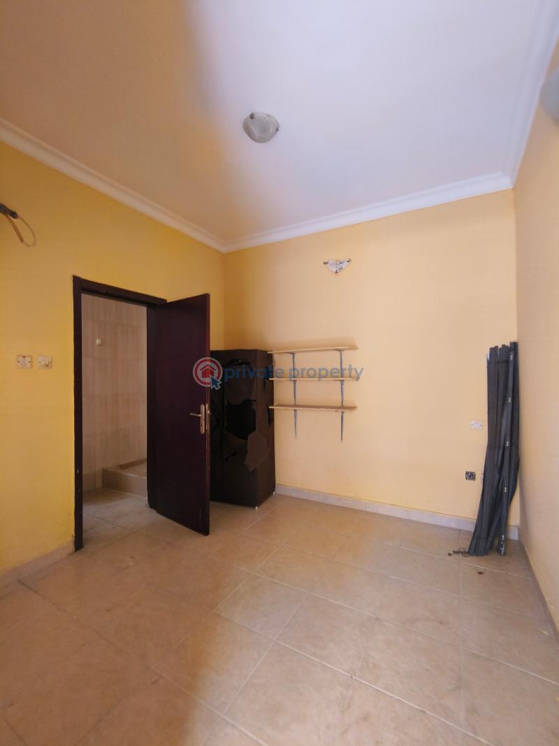1 bedroom Room or Boys Quarter For Rent Bulourdillion Estate Chevron Drive Lekki Lagos - 1