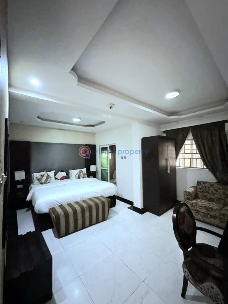 Spacious 17-bedroom detached duplex - 15 10 bedroom Detached Duplex For Rent Lekki Phase 1 Lagos - 15