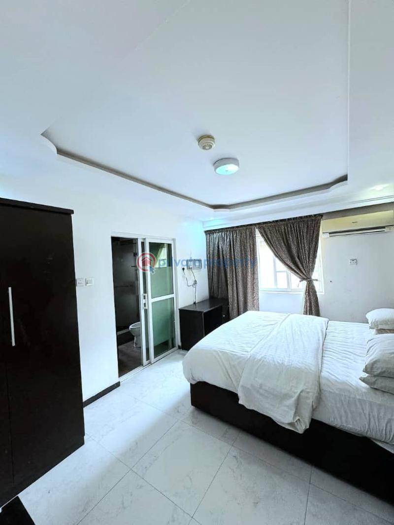 Spacious 17-bedroom detached duplex - 14 10 bedroom Detached Duplex For Rent Lekki Phase 1 Lagos - 14