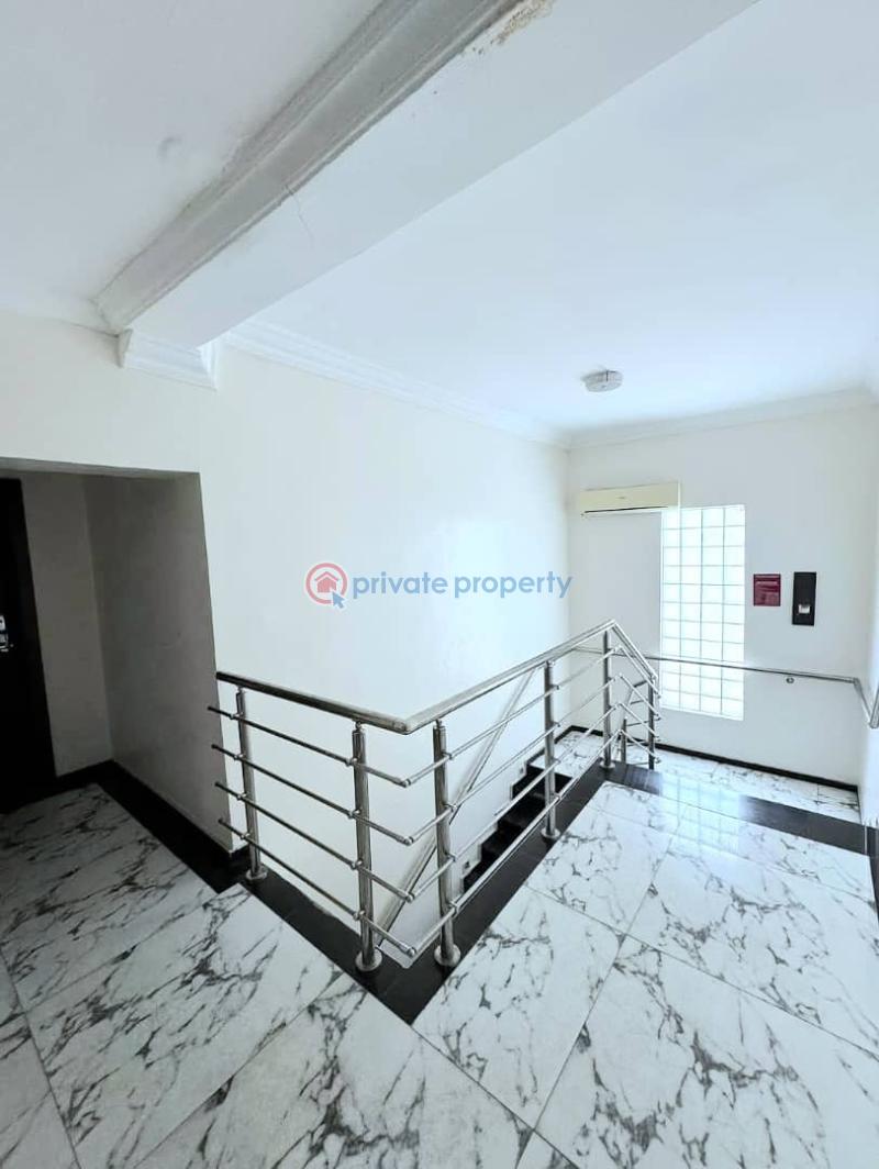 Spacious 17-bedroom detached duplex - 13 10 bedroom Detached Duplex For Rent Lekki Phase 1 Lagos - 13