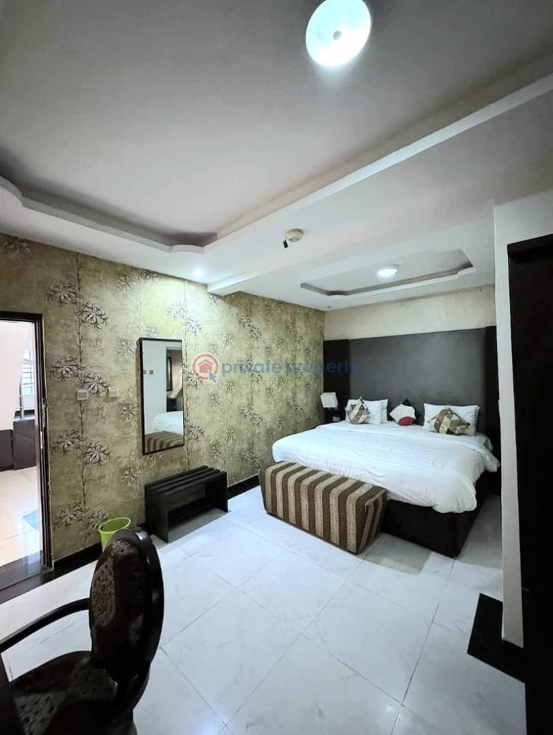 Spacious 17-bedroom detached duplex - 8 10 bedroom Detached Duplex For Rent Lekki Phase 1 Lagos - 8