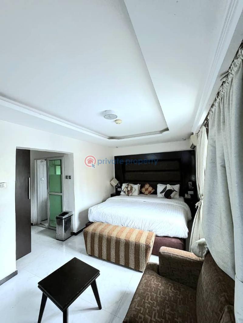 Spacious 17-bedroom detached duplex - 4 10 bedroom Detached Duplex For Rent Lekki Phase 1 Lagos - 4