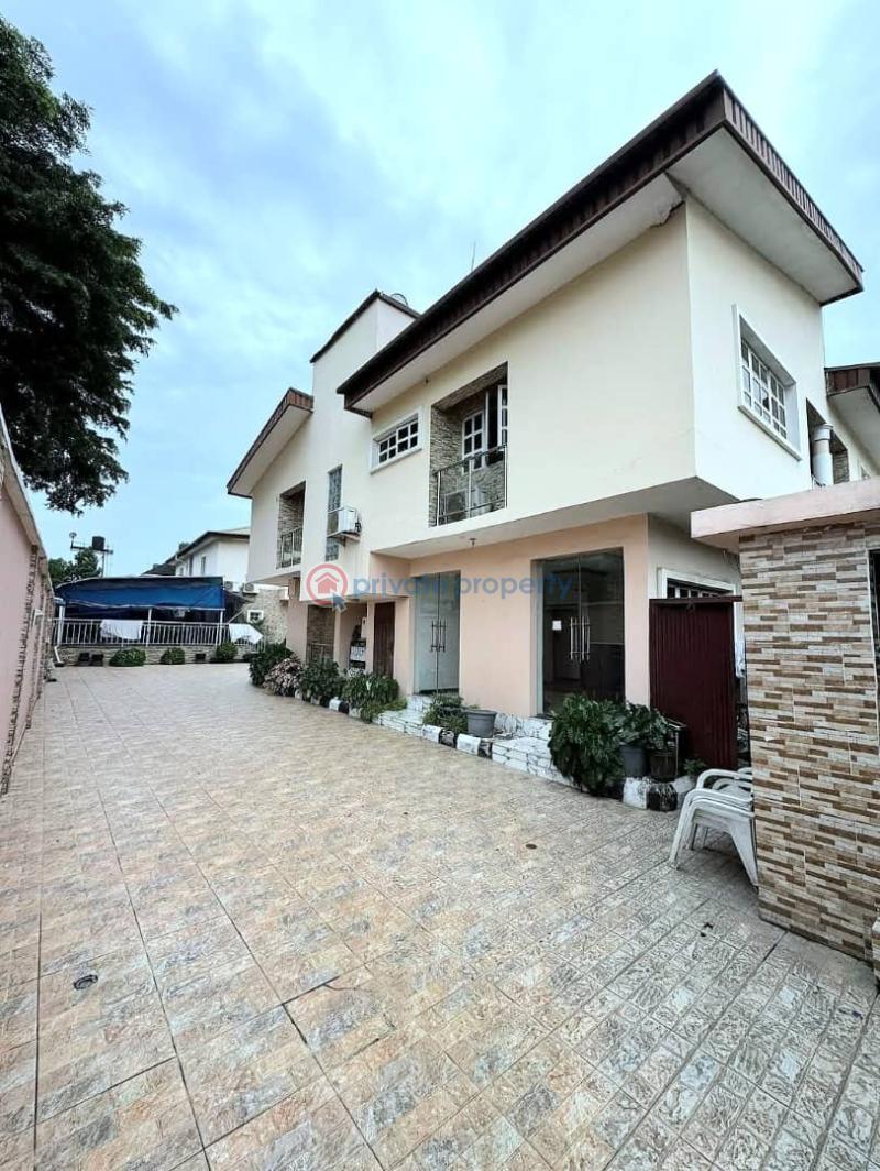 Spacious 17-bedroom detached duplex - 16 10 bedroom Detached Duplex For Rent Lekki Phase 1 Lagos - 16