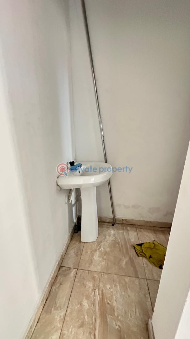 1 bedroom Block Of Flats For Rent London Gardens Osapa London Lekki Lagos - 3