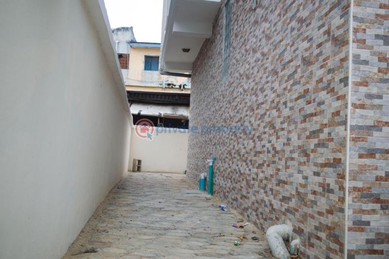 1 bedroom Mini Flat For Sale Admiraty Homes Nee Road Lekki Lagos - 2