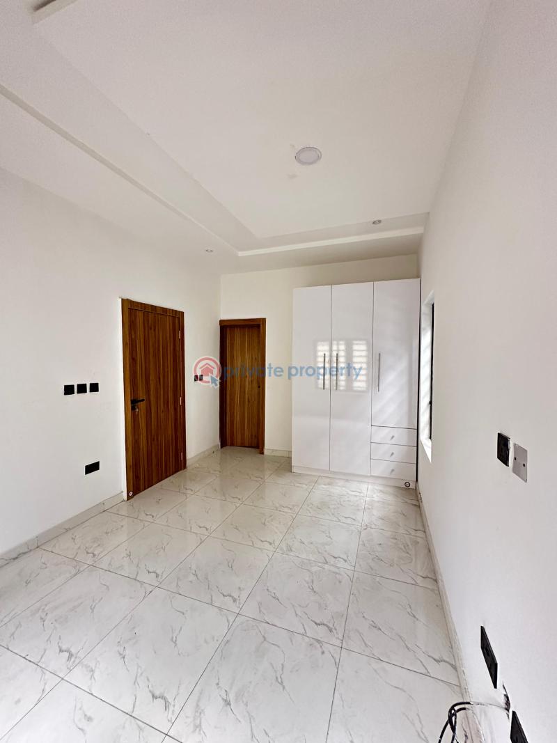 Spacious 2 bedroom apartment - 6 2 bedroom Flat & Apartment For Sale Lekki Phase 1 Lagos - 6