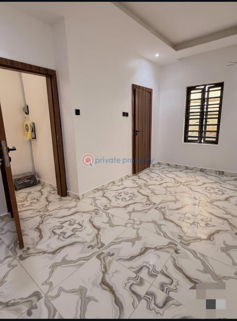 2 bedroom Block Of Flats For Sale Surulere Lagos - 4