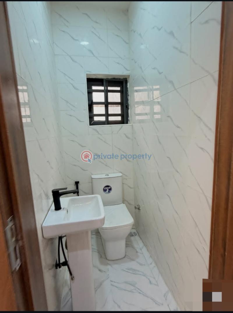 2 bedroom Block Of Flats For Sale Surulere Lagos - 7