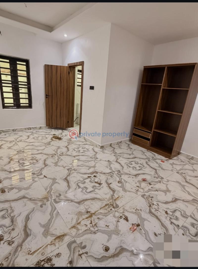 2 bedroom Block Of Flats For Sale Surulere Lagos - 3