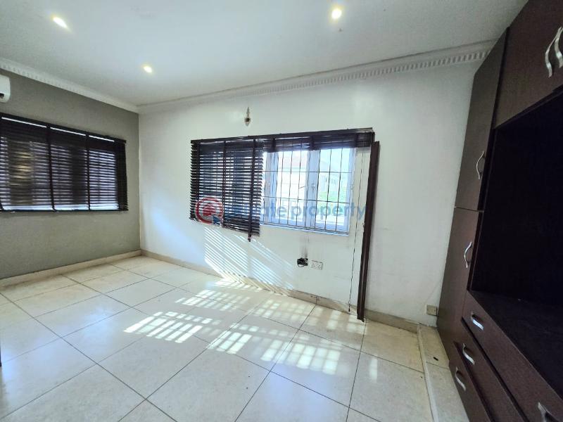 Spacious 2-bedroom apartment - 4 2 bedroom Flat & Apartment For Rent Lekki Phase 1 Lagos - 4