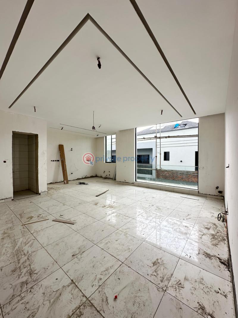 Spacious 2 bedroom apartment with a reception, elevator, pool and gym. - 3 2 bedroom Flat & Apartment For Sale Lekki Phase 1 Lagos - 3