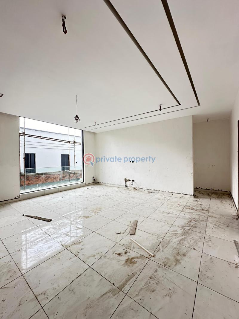 Spacious 2 bedroom apartment with a reception, elevator, pool and gym. - 1 2 bedroom Flat & Apartment For Sale Lekki Phase 1 Lagos - 1
