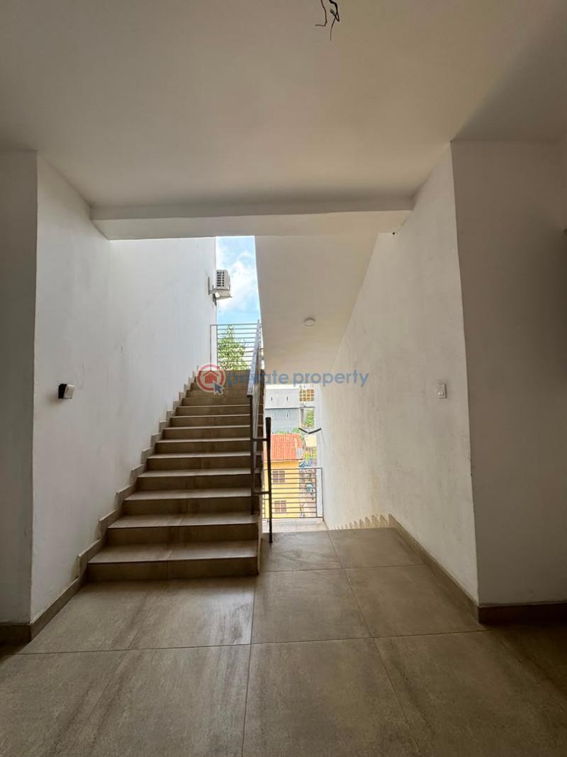 2 bedroom Block Of Flats For Sale Yaba Lagos - 3