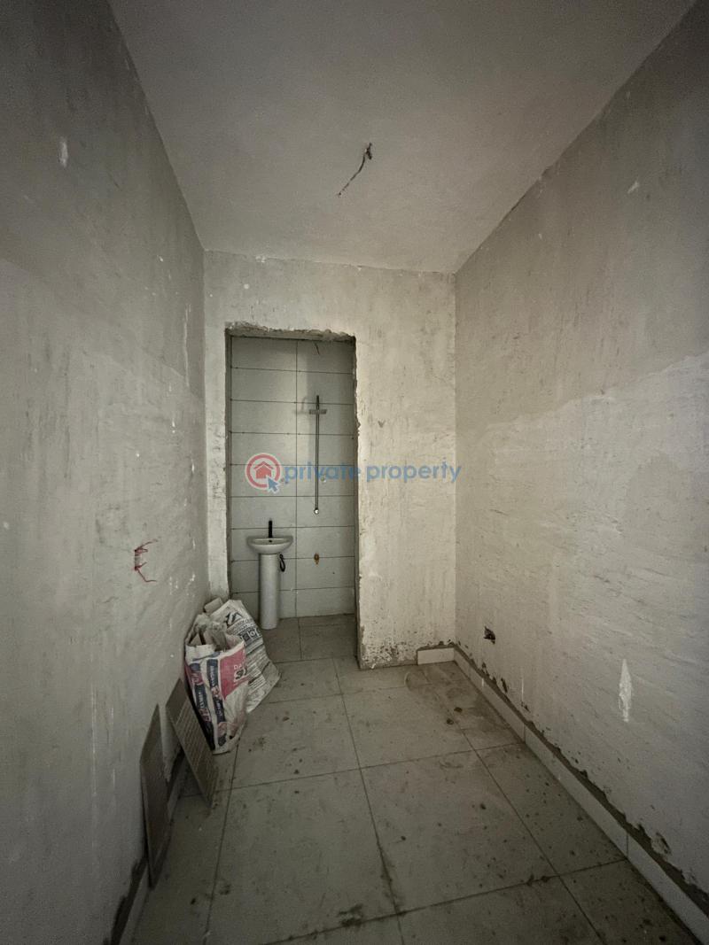 Spacious 2 bedroom apartment with  bq, pool, elevator and gym. - 10 2 bedroom Flat & Apartment For Sale Lekki Phase 1 Lagos - 10